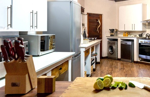 Bela-Bela House | Idwala View – Mabalingwe Game Reserve – Luxury, Self-Catering Safari Getaway
