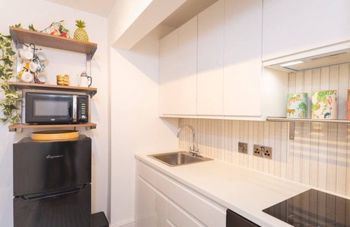 Cotham Apartment | Idyllic Clifton Hideaway - Stunning Garden Flat