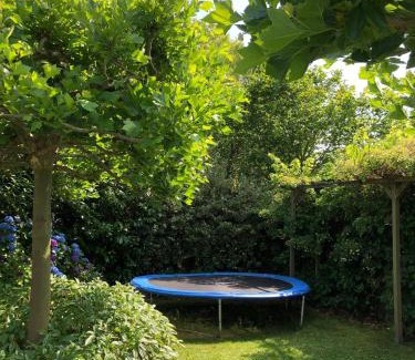 Haren Apartment | Idyllic Lakehouse - dog is welcome fenced garden
