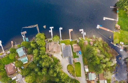 Three Lakes House | Idyllic Lakeside Getaway - Hidden Gem