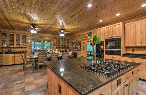 Maurertown House | Idyllic Mtn Retreat with Hot Tub Near Shenandoah NP!