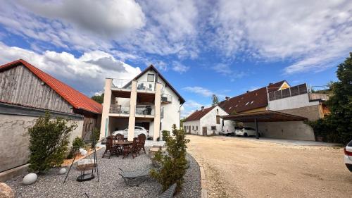 Burglengenfeld Apartment | Idyllische Ferienwohnungen in Mossendorf