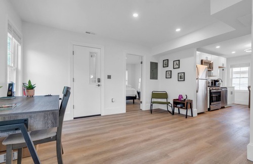 Salem Apartment | ii Serene 3-Bedroom Retreat in Charming Salem, MA