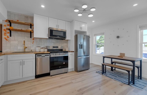Salem Apartment | iii 3-Bedroom Penthouse Condo Retreat in Historical Salem, MA