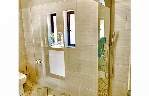 Hammanskraal Cabin | iKhaya LamaDube Game Lodge