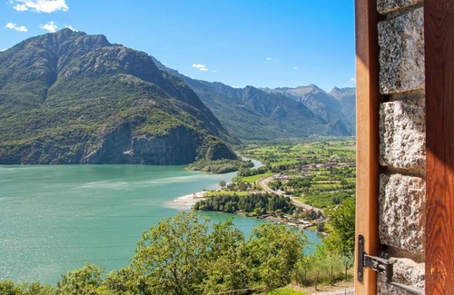 Verceia House | Il ciliegio sul lago