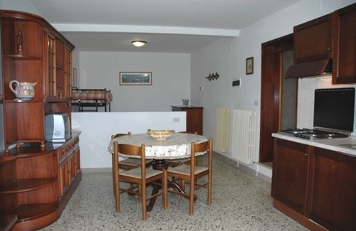 Deruta House | IL PINO: apartment within farmhouse just 15 minutes far from Assisi.