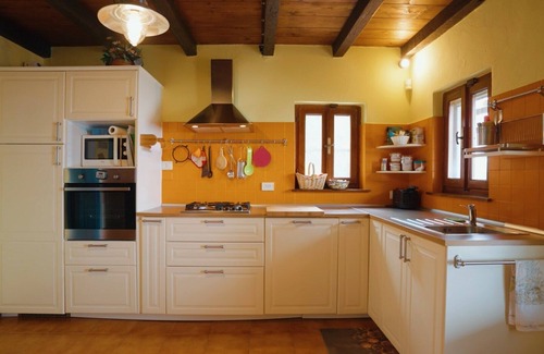 San Bernardino House | IL SOLE DI VALLETONDA, wifi, parking, BBQ, last minute