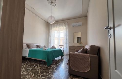 Stazzo House | IL SOLE SUL MARE a 100 m dal lungomare di Stazzo