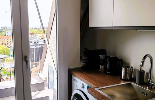 Niguarda Apartment | Il Terrazzo di Bicocca M5 apartment in brilliant Milano with WiFi, AC