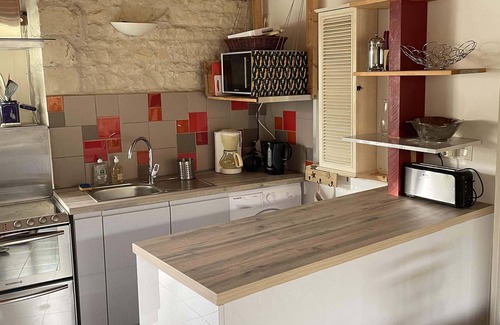 Le Bois-Plage-en-Re House | Ile de Ré- Bois Plage- Beautiful chai with character in the center of the village - 3*.
