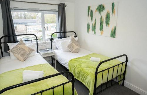 Cribbs Causeway House | Imagination by Olauda SA - 3 bed House with Free Parking