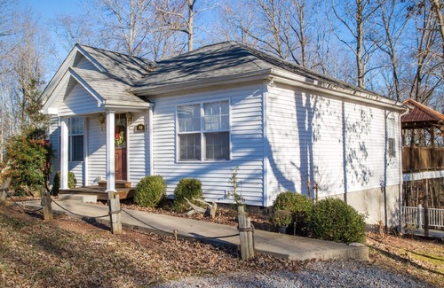 Scottsville House | Immaculate 3 Bedroom Home On Barren River Lake With Access To The Lake & WiFi!