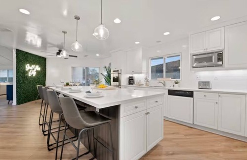 Del Cerro House | Immaculate 5BR Micro Resort with Heated Pool & Spa