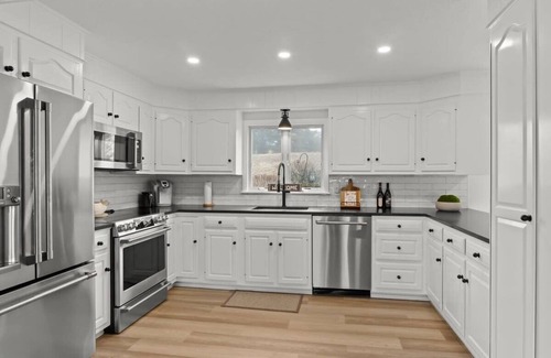 Pocasset House | Immaculate Home, 2 Acres, Short Walk To Beach!
