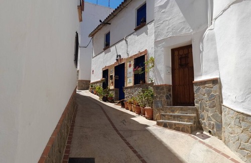 Montejaque House | Immaculate House in Montejaque Sleeps 6