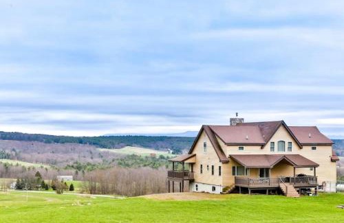 Stamford House | Immaculate Mountain Top Cabin