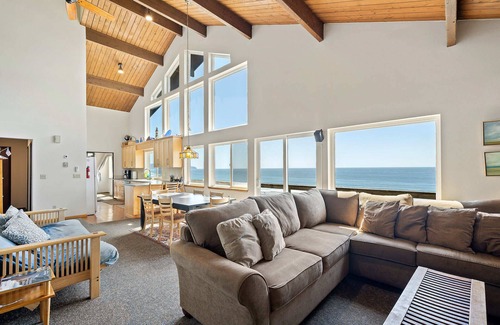 Oceanside House | Immaculate Ocean Views! 3 bedroom, 1 sleeping loft, 2 bath, sleeps 12