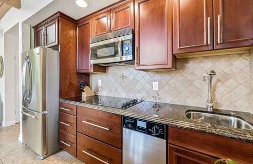 Indian Wells Apartment | Immaculately Kept Tuscan Treehouse- Indian Wells Country Club