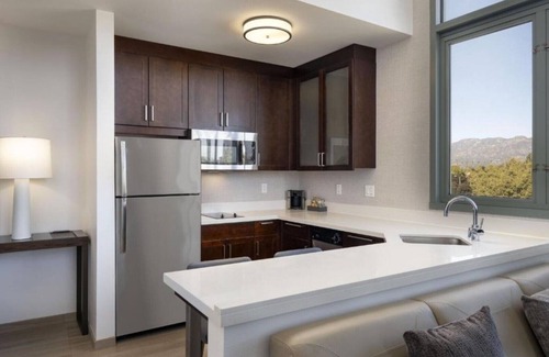 Old Pasadena House | Immerse yourself in an extended stay in Pasadena