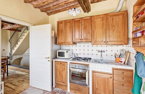 Sarzana House | Immersed in a private secular park, equidistant from Cinque Terre and Versilia