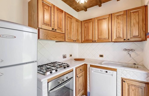 Sarzana House | Immersed in a private secular park, equidistant from Cinque Terre and Versilia