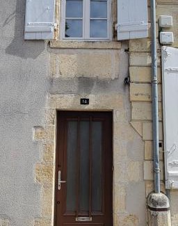 Saint-Jean-d'Angely Apartment | Immeuble Hypercentre