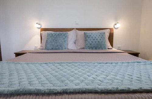 Jezerce Bed & Breakfast | Imperial house