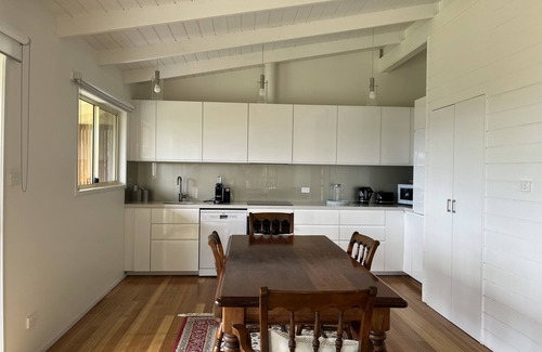 Premaydena House | Impression Bay Lodge - Waterfront Property on the Tasman PeninsulanPet Friendly