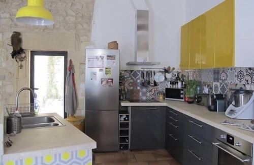 Montfrin House | In a historic 12th-century building