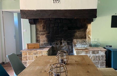 La Ferriere-de-Flee House | In Anjou, gîte in the castle grounds, with garden and heated swimming pool.