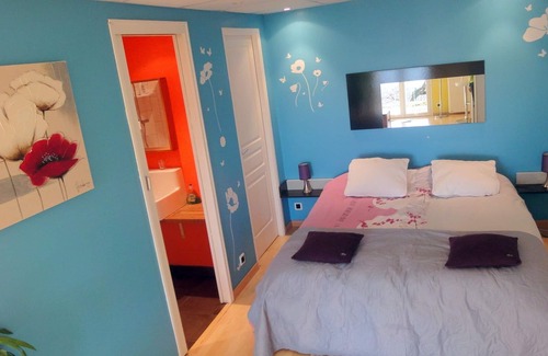 Clairvaux-les-Lacs House | In Clairvaux-Les-Lacs: 35m2 suite overlooking the lakes!
