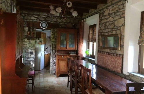 Viano House | In medieval hamlet, convenient for visiting the Apennines and major Italian cities
