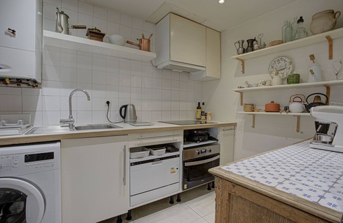 Saint-Jean Apartment | In small private hotel in the city center, 45m2 apartment