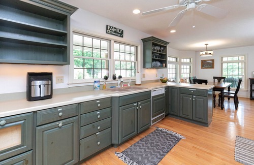 Valley Creek Run House | In The Center of Maggie Valley/Sleeps 10/Game Room
