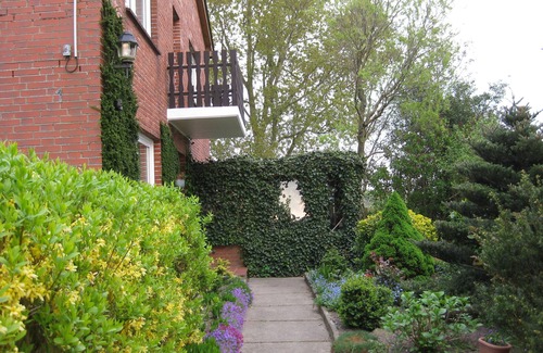 Schwabstedt Apartment | In the footsteps of Theodor Storm. Quiet rural idyll - back to nature.