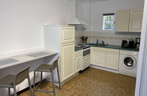 La Cotiniere Apartment | In the heart of La Cotinière, studio, private parking wifi