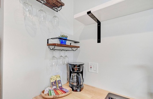 Murphys Cottage | In the HEART of downtown Murphys!