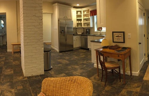 Munising House | In the heart of town;Upscale Historical Home;Walk to Lake Superior&Boat Cruises!