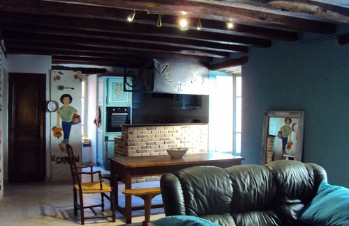 Blesle House | In the historic heart of a listed village and close to a river and C dRand.