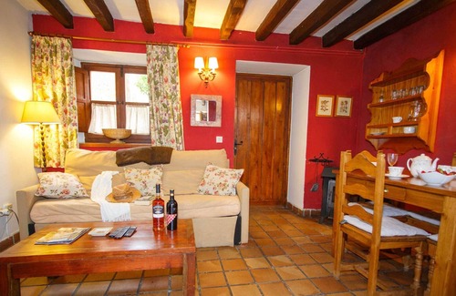 Pradena del Rincon House | In the middle of the Biosphere Reserve you will find the Cas Roble located in the heart of the town