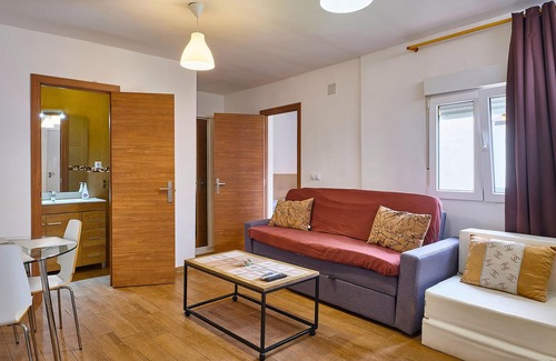 San Martin de la Vega House | In the outskirts of Madrid, this pleasant vacation home welcomes you in San Martin.