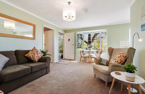 Penrice Apartment | 'In The Vines' Guest Cottage, Barossa Valley
