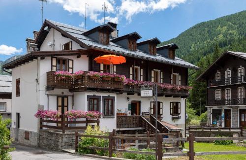 Staffa Apartment | Incanto Walser Apartments Piazza