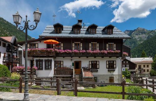 Staffa Apartment | Incanto Walser Apartments Piazza
