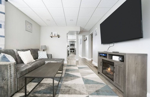 Pittsburgh House | Inclination Vacation: Renovated Luxe 5BR/3.5BA Home, 8 mins to Downtown
