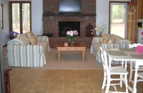 LaGrange House | Incredible Lakefront Home, Huge Outdoor Hot Tub, West Point Lake ~GA ~