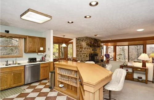 Old Timberline House | Incredible location + spectacular scenery = perfect vacation location!