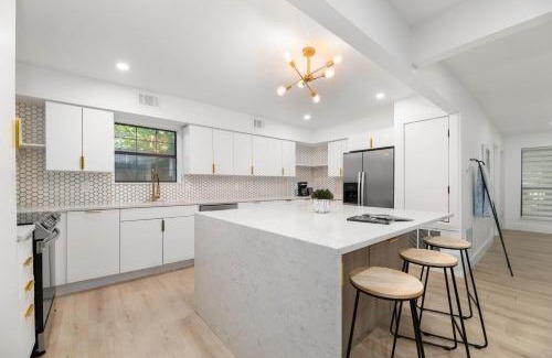 Dallas House | Incredible Modern 4 Bedroom