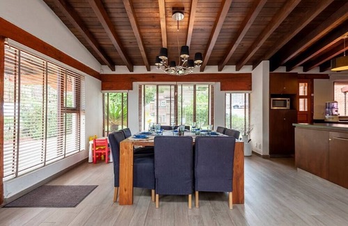 Valle de Bravo House | Incredible Property with Huge Garden and Pool!